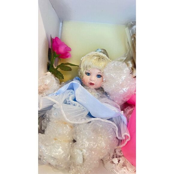 DISNEY TINY TOT TRIO by MARIE OSMOND MINT NRFB SNOW WHITE/CINDERELLA/SLEEPBEAUTY - Picture 5 of 14